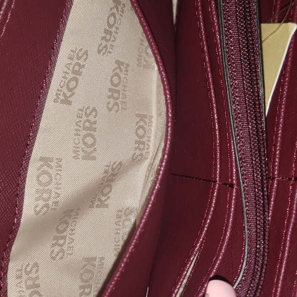 Michael Kors Fulton Continental Wallet - Picture 7 of 9